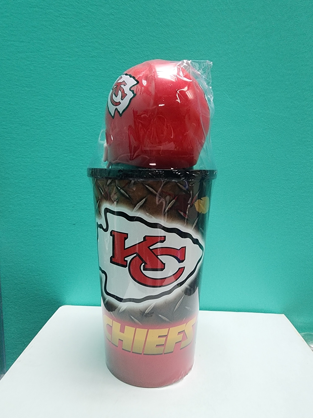 Kansas City Chiefs Red Party Cup with Helmet Lid 24oz